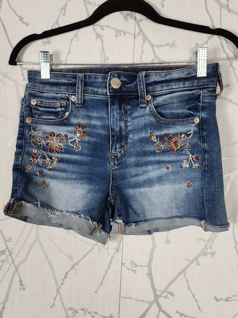 American Eagle Medium Wash Floral Embroidered High Rise Shortie